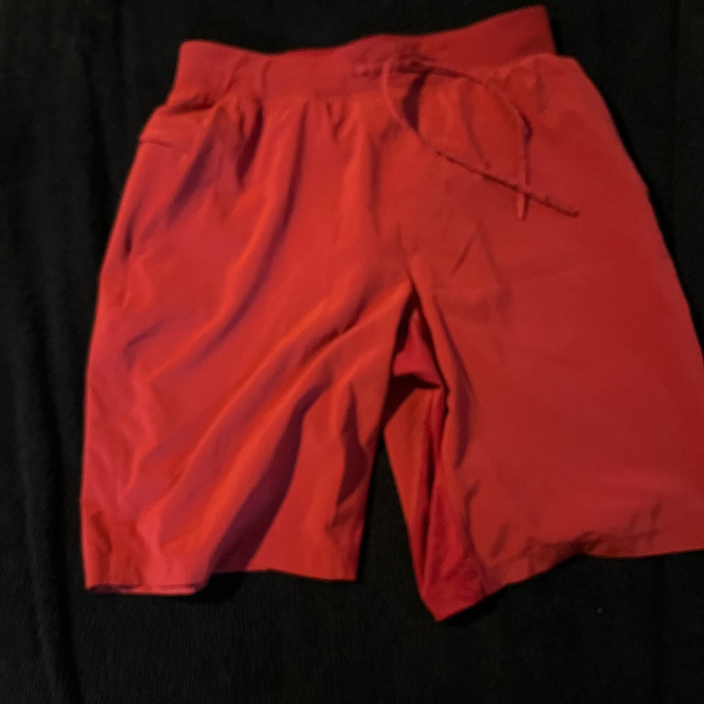 Lululemon License to train lined shorts 8”